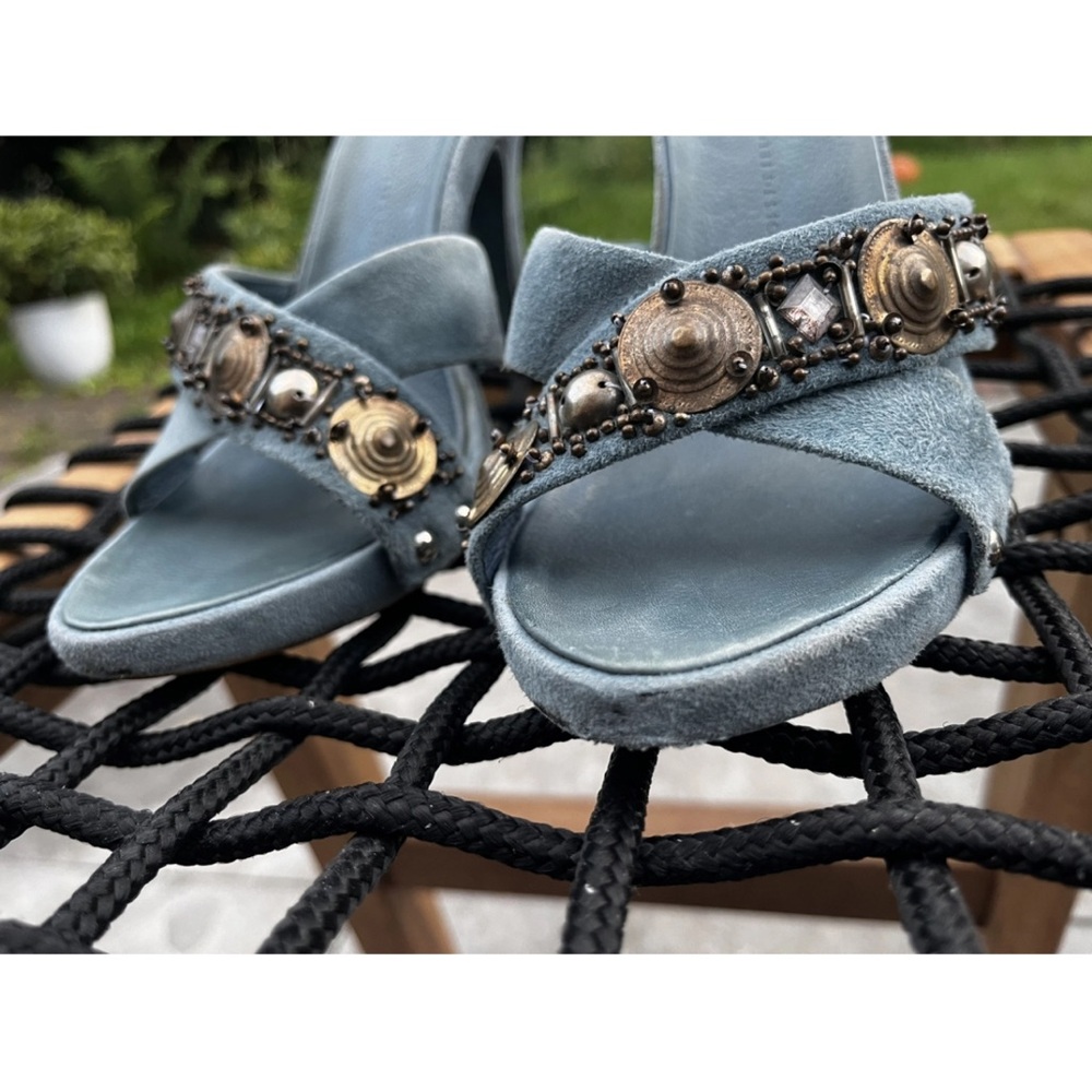 Giuseppe Zanotti Pale Blue Suede Embellished Slide Sandals - Picture 4 of 10